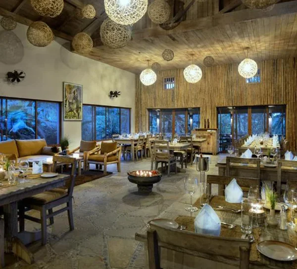 Barahi Jungle Lodge Chitwan