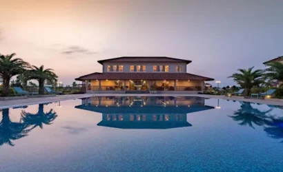 Riverbank Jungle Resort