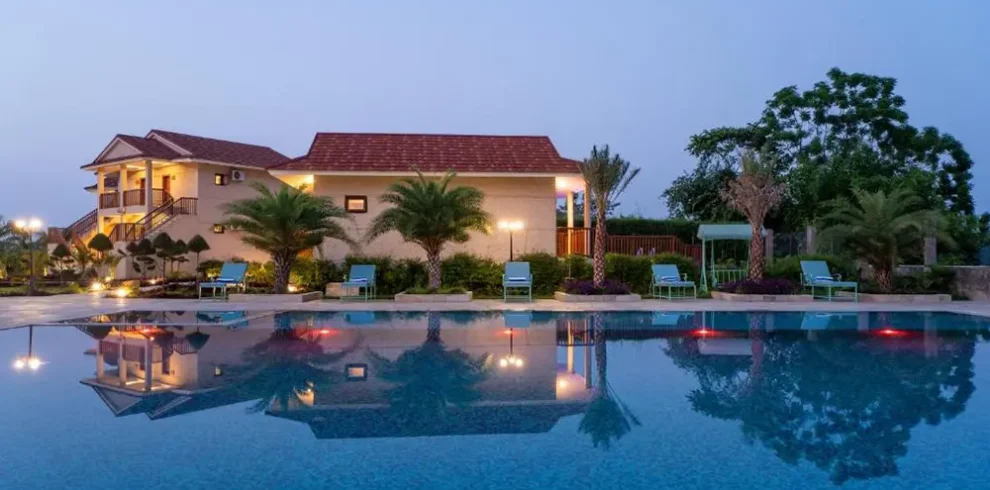 Riverbank Jungle Resort-Chitwan