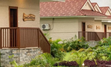 Riverbank Jungle Resort at Chitwan