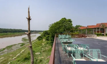 Riverbank Jungle resort-