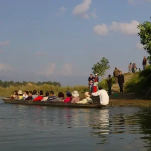 chitwan jungle safari Canoe