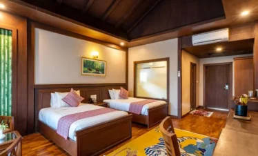 riverbank jungle resort-ROOM