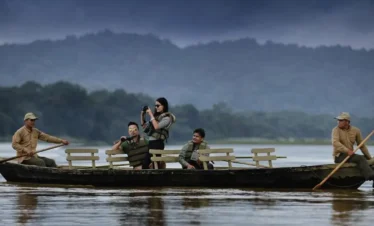 Barahi Jungle Lodge- Canoe