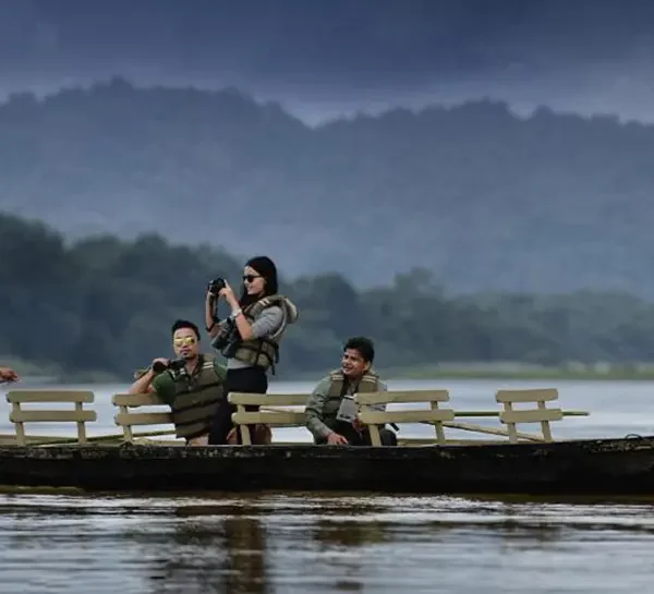 Barahi Jungle Lodge- Canoe
