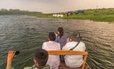 Canoe at Jagatpur Lodge Chitwan jungle safari
