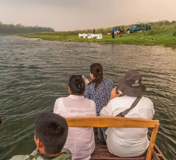 Canoe at Jagatpur Lodge