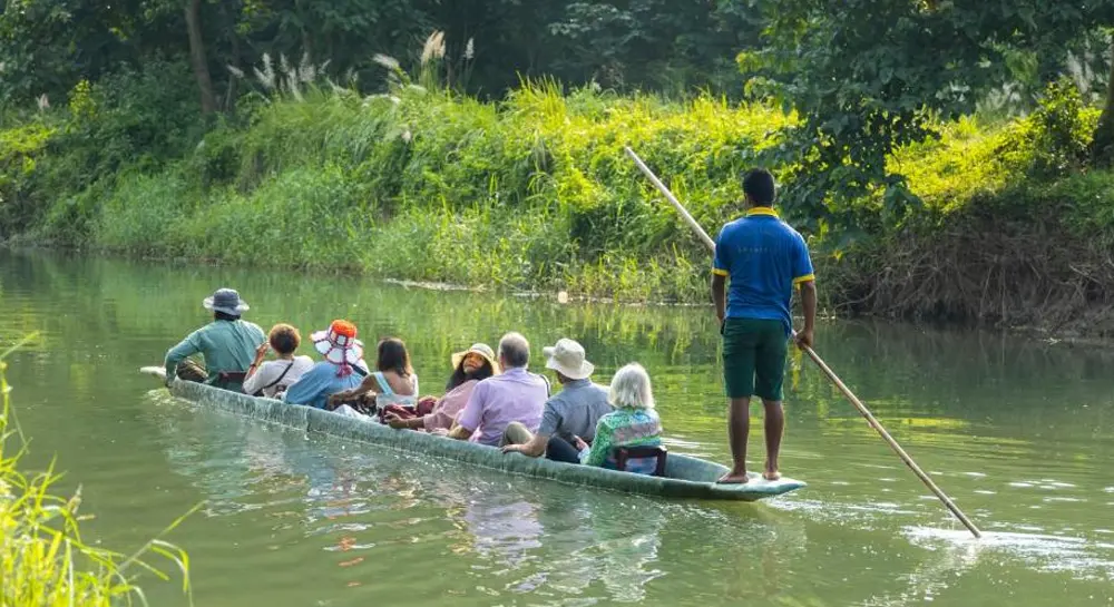 canoe - Family friendly Jungle Safari chitwan